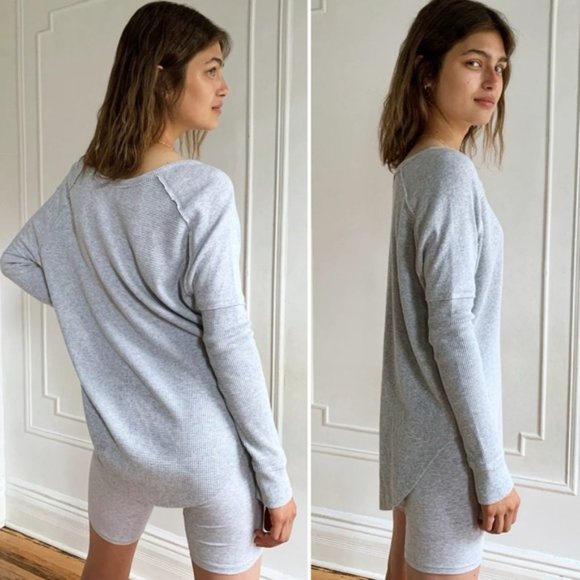 Aritzia TNA Alder Thermal Long Sleeve Waffle Knit Relaxed Fit Top Burgundy Small - Picture 4 of 16